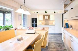 Haus kaufen in 48231 Warendorf, Viel Platz, viele Möglichkeiten: Großes Wohnhaus mit Nebengebäude und Hof in Warendorf-Freckenhorst!