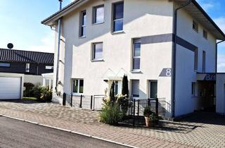 Doppelhaushälfte kaufen in Hohenzollernstraße, 78655 Dunningen, Große Doppelhaushälfte mit 5 Zimmern, überdachter Terrasse, Garage und Keller in Dunningen-Seedorf