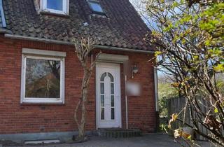 Haus kaufen in 24232 Schönkirchen, Reihenendhaus mit Potenzial in Schönkirchen