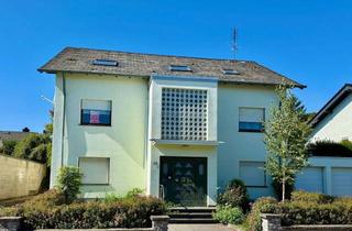 Haus kaufen in 56745 Bell, TOP LAGE, VIEL PLATZ, 2 GARAGEN, WINTERGARTEN UND PV-ANLAGE !!!