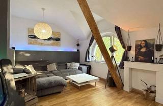 Wohnung kaufen in 47803 Kempener Feld/Baakeshof, Ein Zuhause mit Seele in Krefeld – Altbauflair, offene Dachbalken & Westbalkon mit Abendsonne