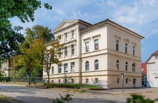 Anlageobjekt in 08371 Glauchau, Repräsentative, historische Villa in Glauchau - vollvermietet - für 822 EUR/qm, Rendite über 7%!