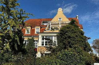 Wohnung kaufen in 06108 Halle, Halle (Saale) - Charmante Altbauwohnung an der Peißnitzinsel mit Loggia und PKW-S