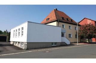 Mehrfamilienhaus kaufen in 95173 Schönwald, Schönwald - Wohn- und Geschäftshaus, Laderampe, Innenhof, Solaranlage