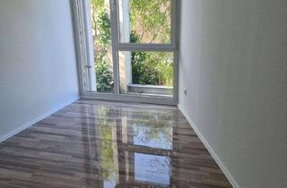 Wohnung mieten in Kampstraße 13, 46117 Osterfeld-West, sanierte 3-Zimmwerwohnung *Balkon*