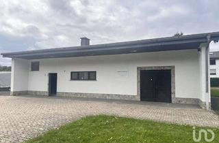 Gewerbeimmobilie kaufen in 35649 Bischoffen, Großer Versammlungsraum mit großem Grundstück, auch für Wohnzwecke geeignet