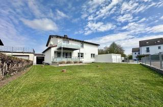 Haus kaufen in Am Markgraben, 85095 Denkendorf, Attraktives Ein- bis Zweifamilienhaus mit 5 Garagen und Ausbaupotenzial