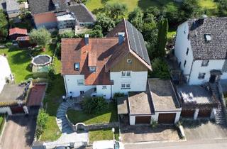 Haus kaufen in 93161 Sinzing, Zweifamilienhaus mit großem Grundstück in ruhiger Lage von Sinzing – vielseitig nutzbar