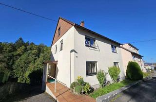 Einfamilienhaus kaufen in Laurastraße 40, 88250 Weingarten, Sanierungsbedürftiges Einfamilienhaus mit Zugang zur Scherzach - Weingarten