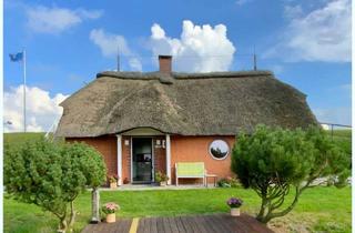 Haus kaufen in 25845 Nordstrand, Schöner Wohnen unter Reet mit tollem Westgarten am Deich - Perfekt fürs Wochenende oder Dauerwohnen!