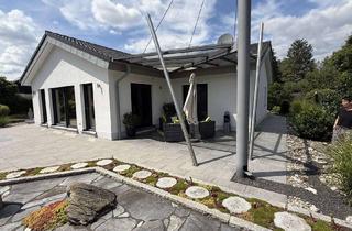 Haus kaufen in 91486 Uehlfeld, Luxus-Bungalow in ruhiger Lage mit einzigartiger Gartengestaltung