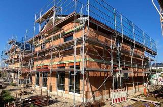 Doppelhaushälfte kaufen in Weingartzhof, 53909 Zülpich, Doppelhaushälften in Zülpich / Provisionsfrei, also 18.250 € Nebenkosten gespart/ Mietrendite 4,87%