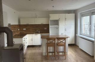 Haus mieten in Windberg, 96358 Teuschnitz, Geräumiges Einfamilienhaus mit 6 Zimmern und Garage in Teuschnitz