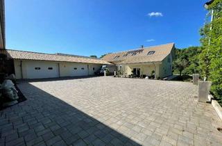 Gewerbeimmobilie kaufen in 53809 Ruppichteroth, Flexibel nutzbare Immobilie: Exklusives Bürogebäude mit 3 Gewerbehallen, 2 Garagen und W