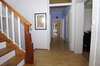 Haus kaufen in 55765 Birkenfeld, Charmantes EFH OHNE Garten mit Balkon und Garage