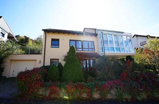 Einfamilienhaus kaufen in 97209 Veitshöchheim, Gr. Einfamilienhaus mit Wintergarten, Aufzug, 2 Garagen und Stellplatz