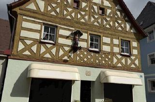 Haus kaufen in 91315 Höchstadt, Höchstadt a.d.Aisch - Wohn- und Geschäftshaus m. Garage, bietet vielseitiges Potential, 220 m² Wfl., im Herzen von Höchstadt