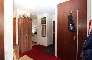 Wohnung kaufen in 71229 Leonberg, Mittendrin: 3-Zimmer Wohnung nahe Leo-Center.