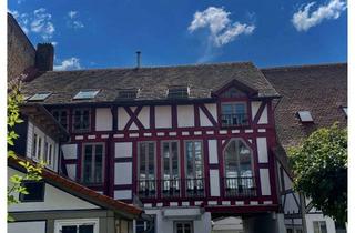 Wohnung kaufen in 61381 Friedrichsdorf, Exklusive Maisonette in historischem Fachwerkensemble -139 qm Wohnkultur für höchste Ansprüche