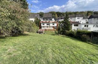 Wohnung kaufen in 59755 Arnsberg, Arnsberg-Neheim: Eigentumswohnung/Haushälfte mit ca. 100 m² Wfl. und riesigem Garten am Totenberg