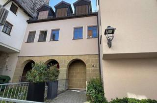 Wohnung mieten in 91074 Herzogenaurach, Drei-Zimmer-Wohnung im Dachgeschoss mit Balkon und Kfz-Stellplatz in Herzogenaurach-Stadtzentrum