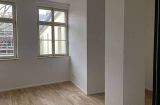 Wohnung mieten in Große Nikolaistraße, 06108 Altstadt, Hochwertig sanierte 2-Raum-Wohnung im Herzen der Stadt! *FBH*Terrasse*Parkett*