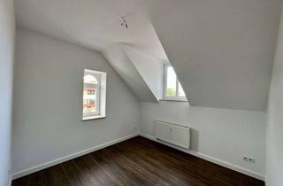 Wohnung mieten in Lange Straße 66, 04668 Grimma, Erstbezug nach Renovierung | 2-Raum-Dachgeschosswohnung mit Kamin und Stellplatz