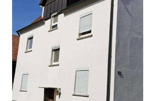 Haus kaufen in 97717 Aura, Renovierungsbedürftiges 7-Zimmer Haus mit 3 Wohnungen und Scheune