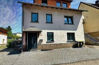 Haus kaufen in 66557 Illingen, Solides Mehrgenerationenhaus in ruhiger Lage von Hüttigweiler