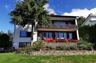 Haus kaufen in 94469 Deggendorf, Deggendorf Höhenlage: 3-Fam.-Haus in ruhiger Anliegerstraße u. 977 m2 Gartengrundstück, bezugsfrei!