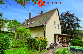 Haus kaufen in Geseeser Weg, 95511 Mistelbach, Traumhaft gelegenes Zweifamilienhaus direkt am Wald in Mistelbach
