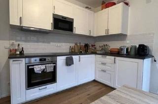 WG-Zimmer mieten in 86156 Kriegshaber, Helles 13 m² Zimmer in freundlicher 3er-WG ab Dezember 2025 frei. Wir suchen eine nette Nachmieterin