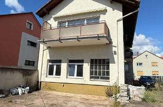 Haus kaufen in 63791 Karlstein am Main, Rarität am Main: 4-Familienhaus mit Hallen & großem Bauplatz