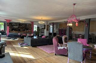 Gewerbeimmobilie kaufen in 21368 Dahlenburg, Historisches Bahnhofshotel mit Festsaal, Bühne, ehem. Gaststube und 5 Wohneinheiten auf dem Lande