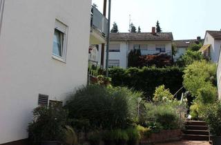 Wohnung kaufen in 63834 Sulzbach, Moderne, gepflegte 2 Zimmer DG-Wohnung mit Einbauküche und KFZ-Stellplatz