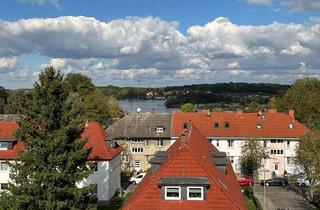 Wohnung mieten in 19055 Werdervorstadt, Lichtdurchflutete Dachgeschosswohnung mit Heidensee-Blick und neuer Einbauküche in 19055 Schwerin