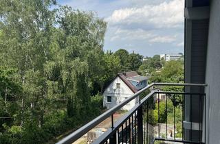 Wohnung mieten in Semmelweisstraße 28, 12524 Altglienicke (Treptow), *Kleines Dachjuwel mit Balkon – ideal für Minimalisten oder den Berlin-Koffer*