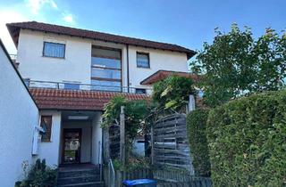 Wohnung mieten in 70771 Leinfelden-Echterdingen, Schicke, helle 2-Zimmer-Terrassenwohnung m. EBK in herrlicher Aussichtslage an Einzelperson