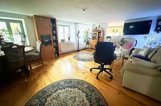 Wohnung mieten in Kappeneck 17, 86152 Innenstadt, Große 3 Zimmer-Altbauwohnung mit Parkett und Balkon in ruhiger Hinterhoflage!