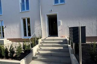 Wohnung mieten in Schmiedestraße 15, 14554 Seddiner See, Erstbezug nach Sanierung mit EBK und Terrasse: schöne 2,5-Zimmer-Wohnung in Seddiner