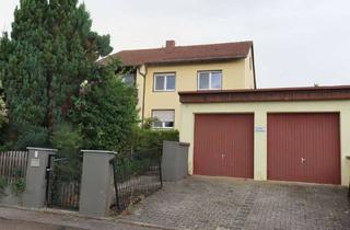 Haus kaufen in 84085 Langquaid, Haus sucht Handwerker: Zweifamilienhaus mit viel Potential u. großem Grundstück in Langquaid**