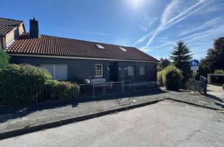 Einfamilienhaus kaufen in 58553 Halver, Einfamilienhaus mit Einliegerwohnung, Garage und Carport in zentraler Wohnlage von Halver