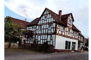 Haus kaufen in Rathausstraße 13, 35112 Fronhausen, Charmantes Anwesen mit 2 Wohneinheiten und einer großen Gewerbeeinheit.
