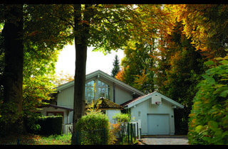 Haus kaufen in 82418 Murnau, Eine Oase im Herzen Murnaus - Einfamilien-Komfort-Haus- Massiver Ziegelbau + Holz
