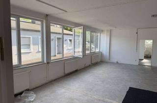 Lager mieten in Ginsterweg 19, 42781 Haan, Bürofläche mit großer Lagerfläche, 2 Eingänge, Zufahrt zur Halle u. Tor + Parkplätze