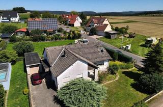 Haus kaufen in Dorfstraße 45, 63826 Geiselbach, Gepflegter Bungalow mit Terrasse, großem Garten und Garage in Omersbach
