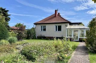 Haus kaufen in Friedlander Straße 83, 12489 Adlershof, Kompaktes Zuhause mit Gartenidylle und Ausbauoption in Adlershof