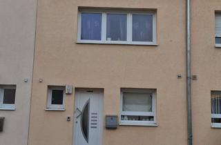 Haus mieten in 65824 Schwalbach, Schönes, geräumiges Reihenhaus mit fünf Zimmern in MTK