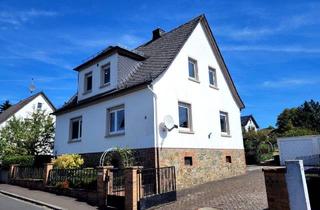 Einfamilienhaus kaufen in 35444 Biebertal / Rodheim-Bieber, Biebertal / Rodheim-Bieber - 35444 Biebertal, Rodheim-Bieber Wohnhaus mit großem Garten, Doppelgarage und Nebengebäude in ruhiger Lage