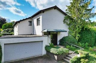 Einfamilienhaus kaufen in 34130 Kassel, Kassel - Exklusives Wohnen mit viel Platz, parkähnlichem Grundstück und Herkulesblick in Kirchditmold!